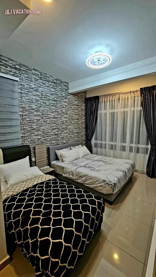 J&J Vacation Home@Novo8 Residence Kampong Tambak Eksteriør billede