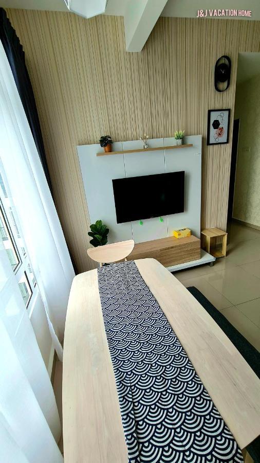 J&J Vacation Home@Novo8 Residence Kampong Tambak Eksteriør billede