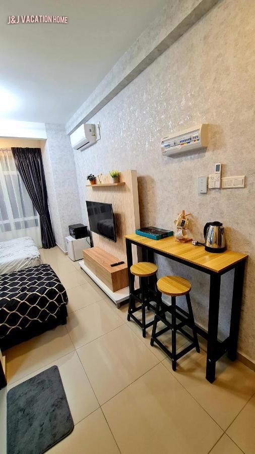 J&J Vacation Home@Novo8 Residence Kampong Tambak Eksteriør billede