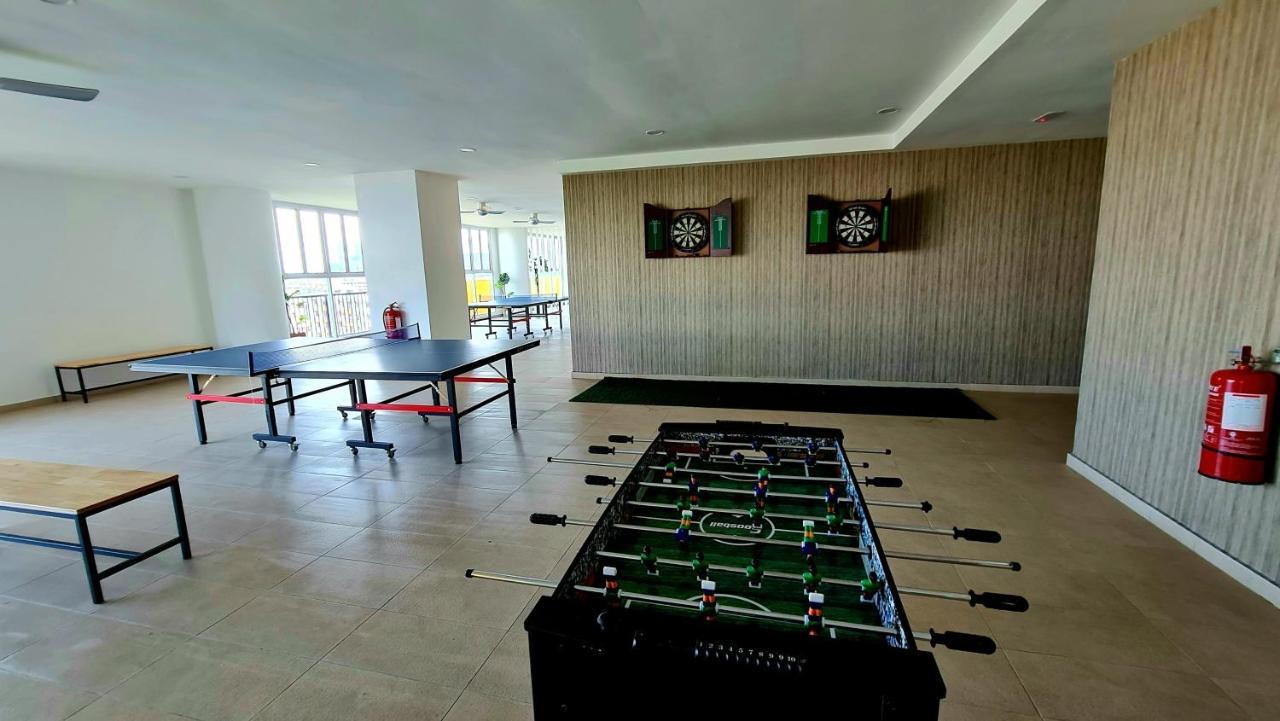 J&J Vacation Home@Novo8 Residence Kampong Tambak Eksteriør billede